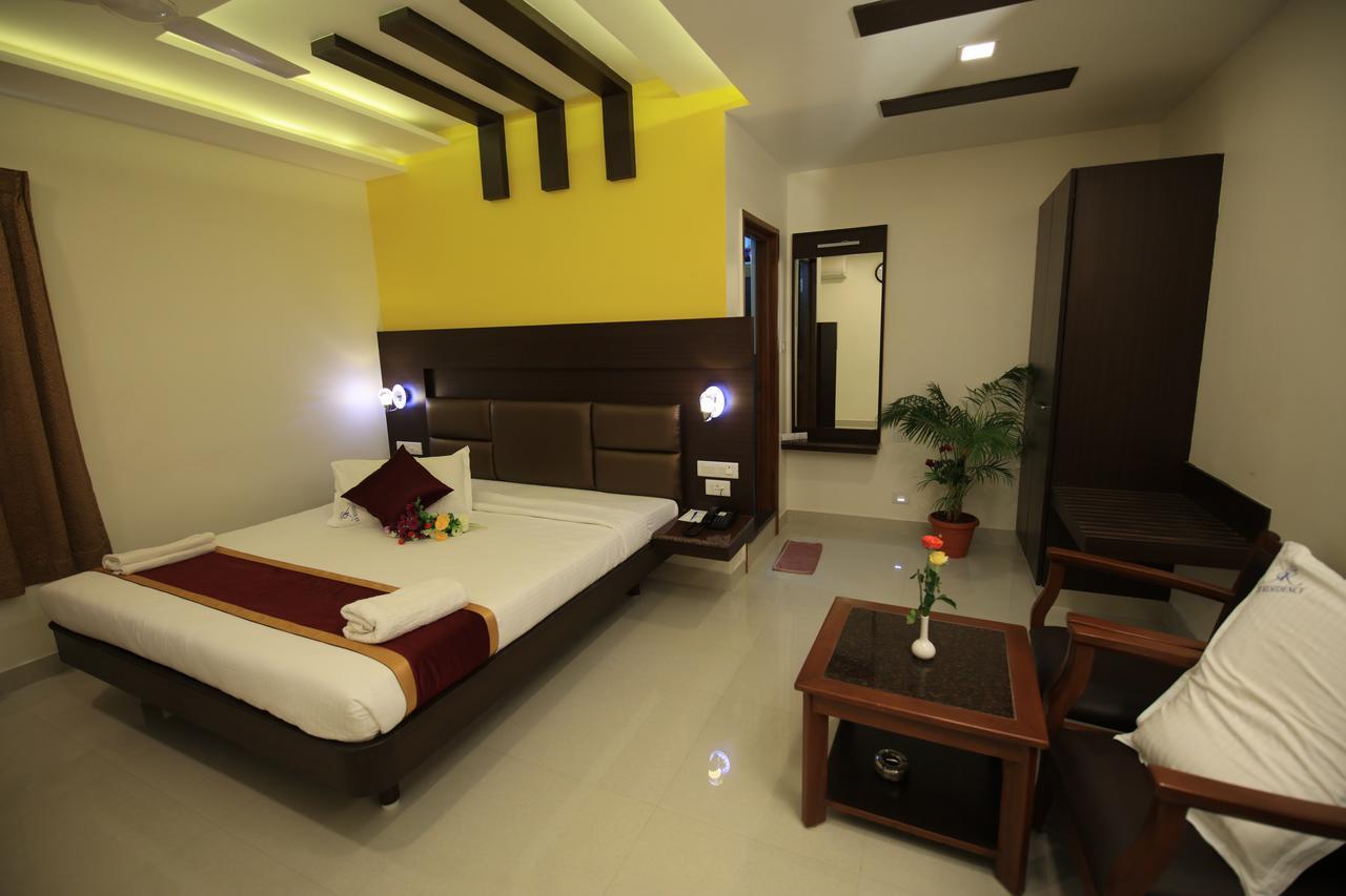 Kr Residency Otel Kānādukāttān Dış mekan fotoğraf