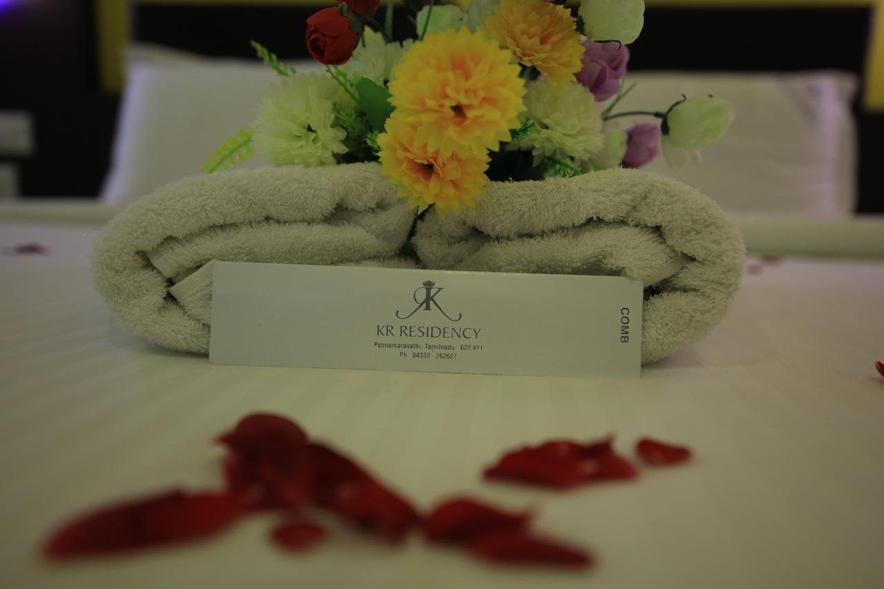 Kr Residency Otel Kānādukāttān Dış mekan fotoğraf