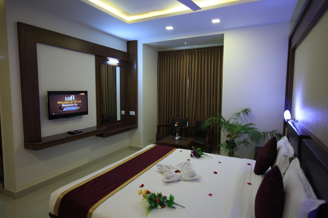 Kr Residency Otel Kānādukāttān Dış mekan fotoğraf