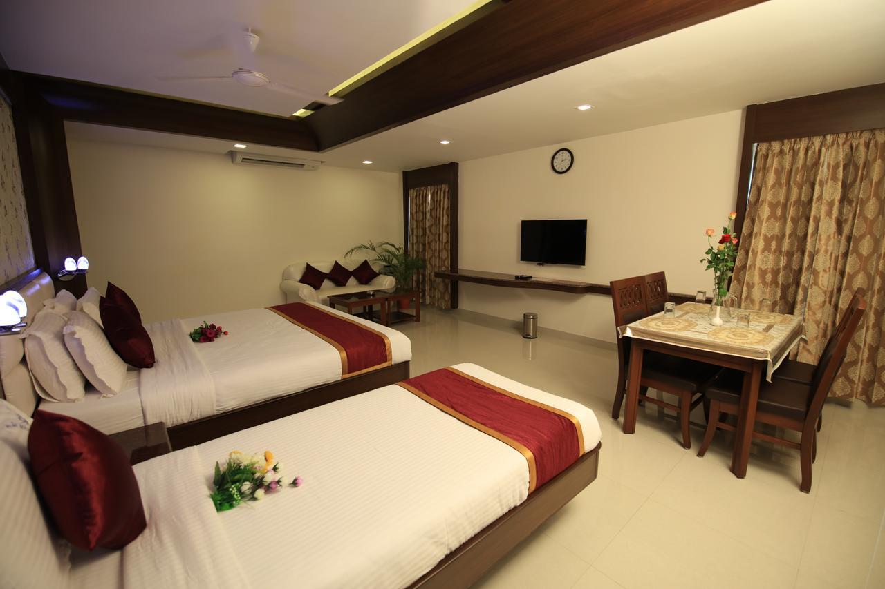 Kr Residency Otel Kānādukāttān Dış mekan fotoğraf