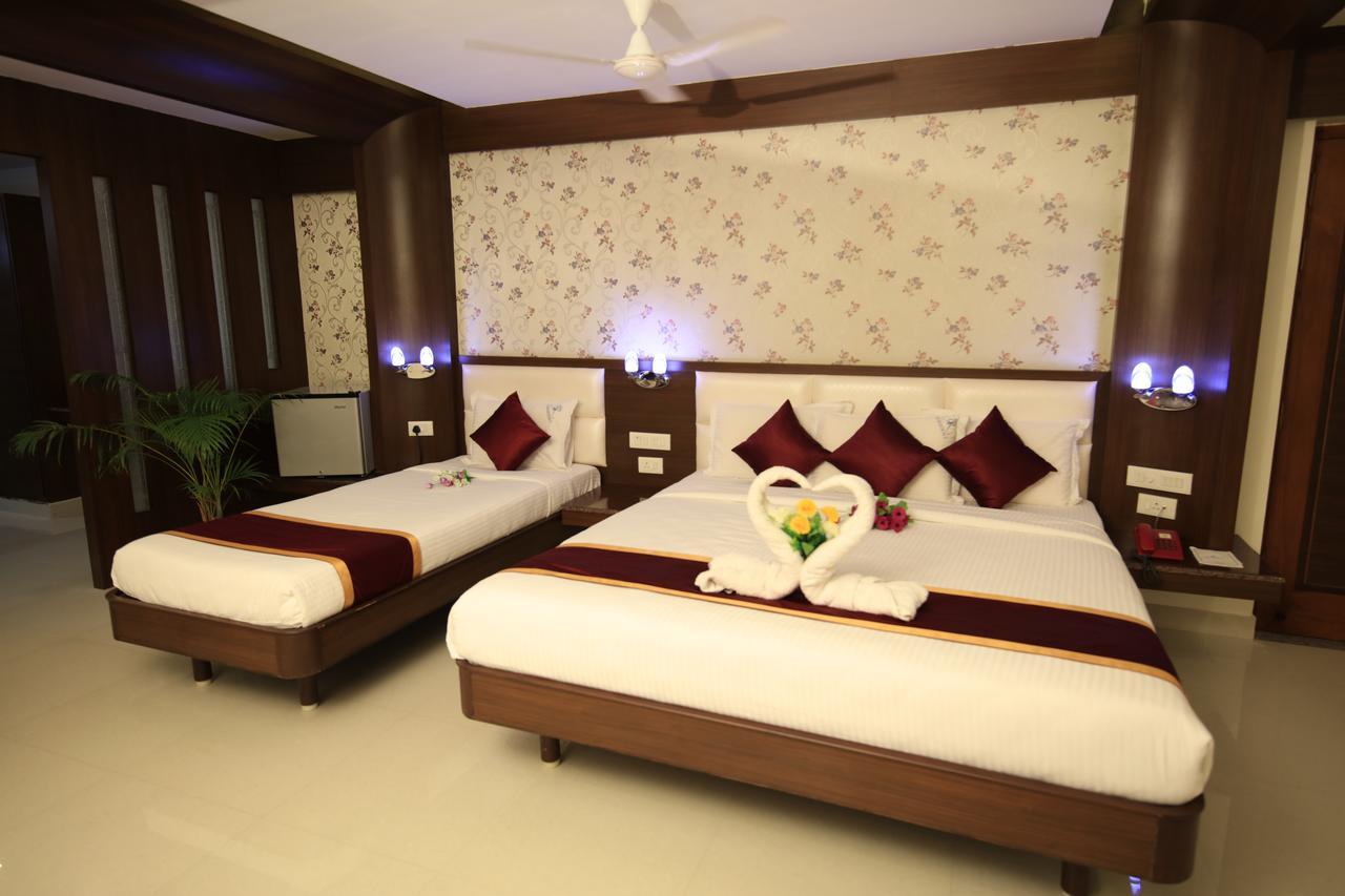Kr Residency Otel Kānādukāttān Dış mekan fotoğraf